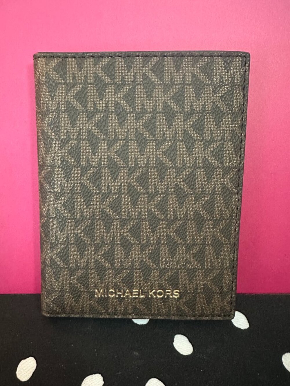 Brand New never used Michael Kors Passport Holder Wallet